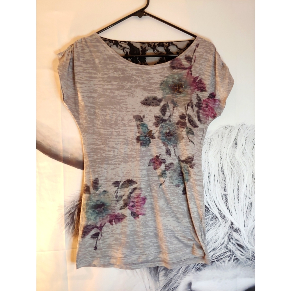 Daytrip cut out shirt with lace detail
